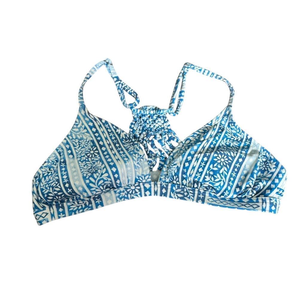 Billabong, bikini top size medium, cute back!